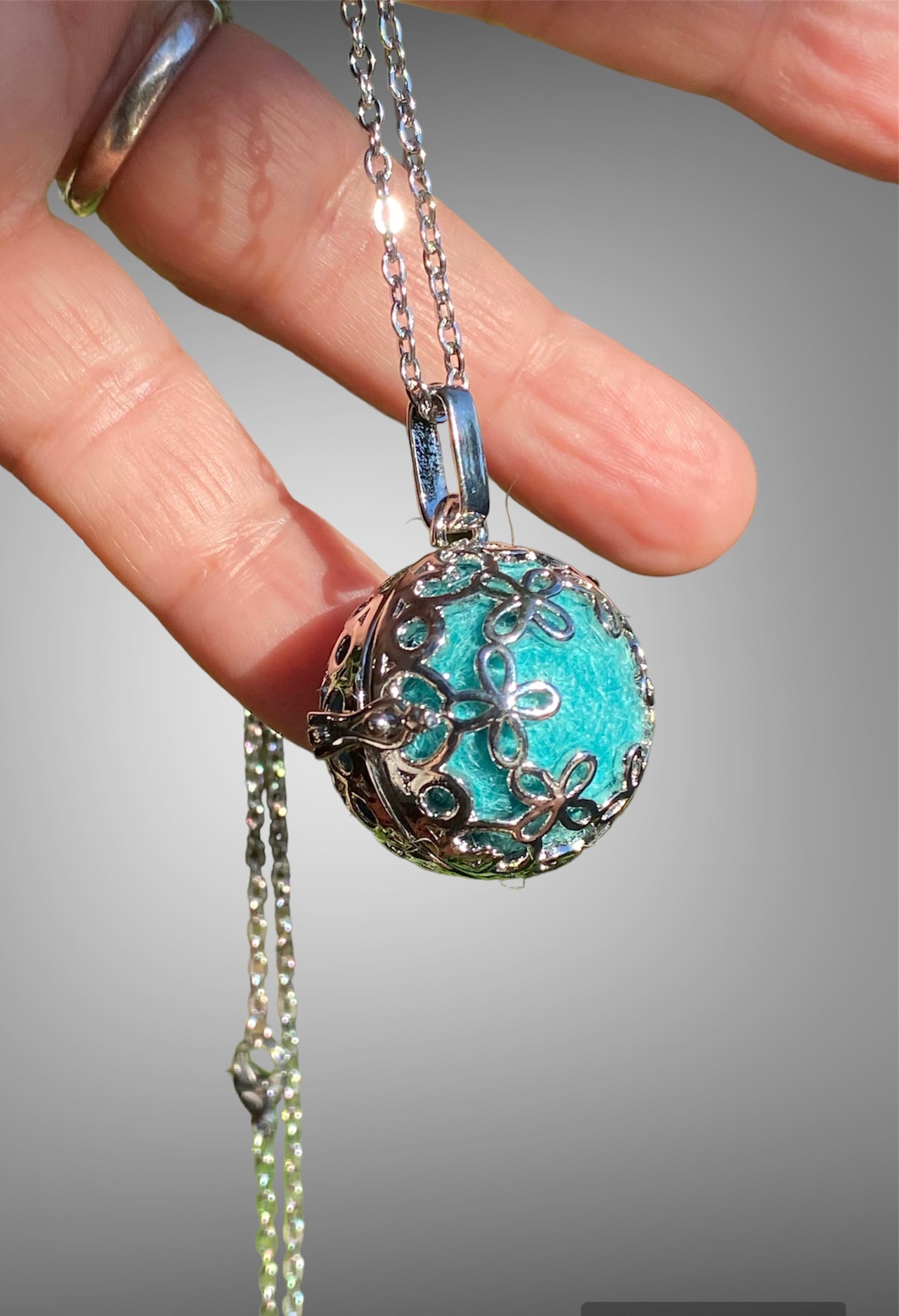 Aromatherapy Essential Oil Diffuser Locket Necklace
