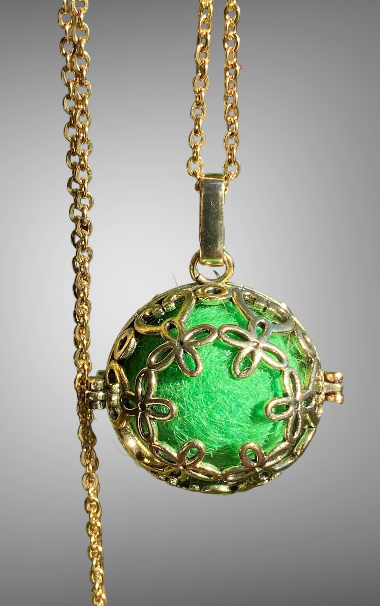 Aromatherapy Essential Oil Diffuser Locket Necklace