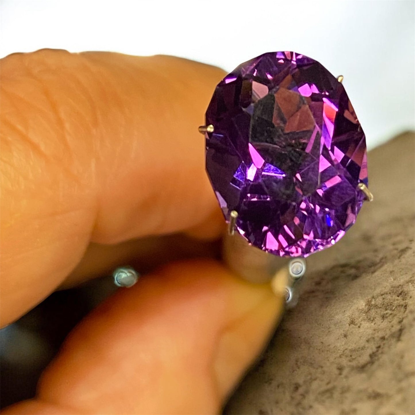 Natural 8.05ct Faceted Amethyst Loose Gemstone 20 x 12mm