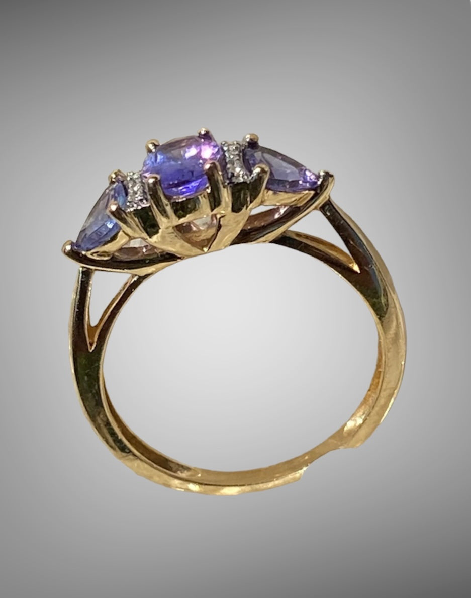 Estate Tanzanite & Diamond Ring in 14K Gold
