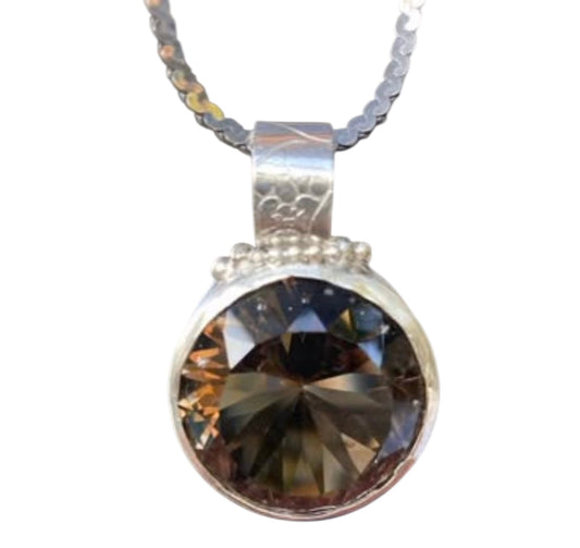 The Enduring Appeal of Pendants: Jewellery with Meaning