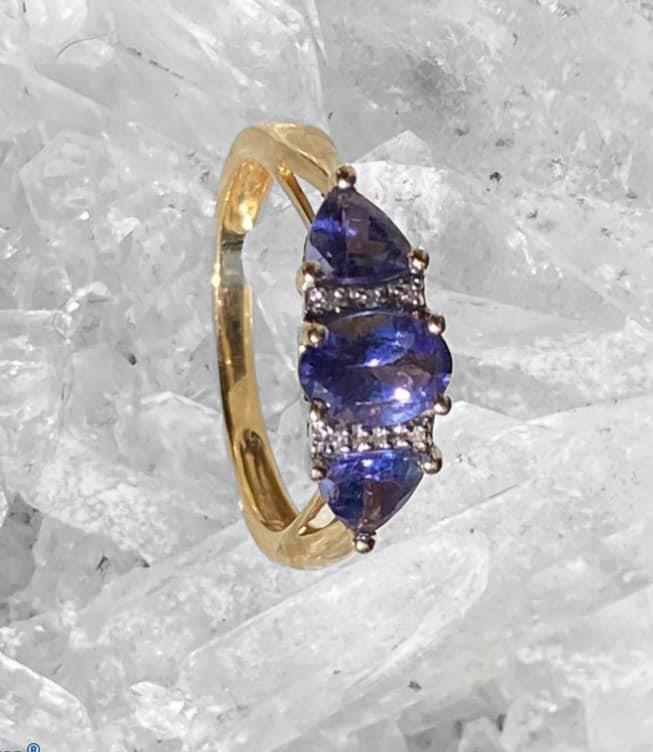 Estate Tanzanite & Diamond Ring in 14K Gold