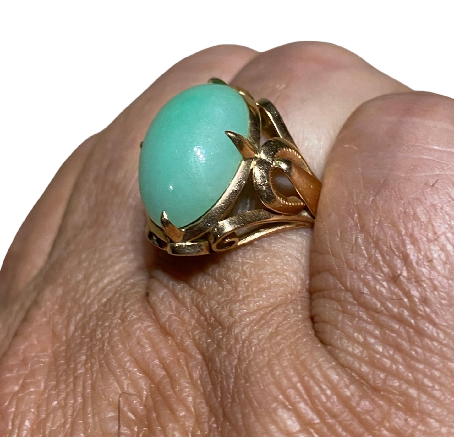 Vintage 18K Gold Natural Jadeite Jade Cabochon Ring Translucent Green Jade