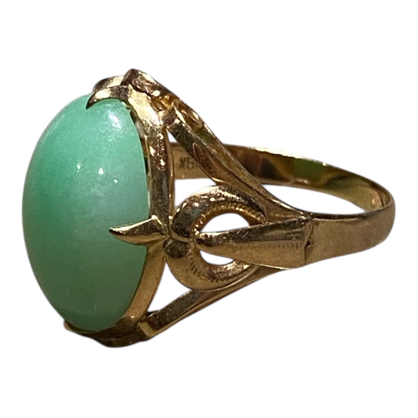 Vintage 18K Gold Natural Jadeite Jade Cabochon Ring Translucent Green Jade