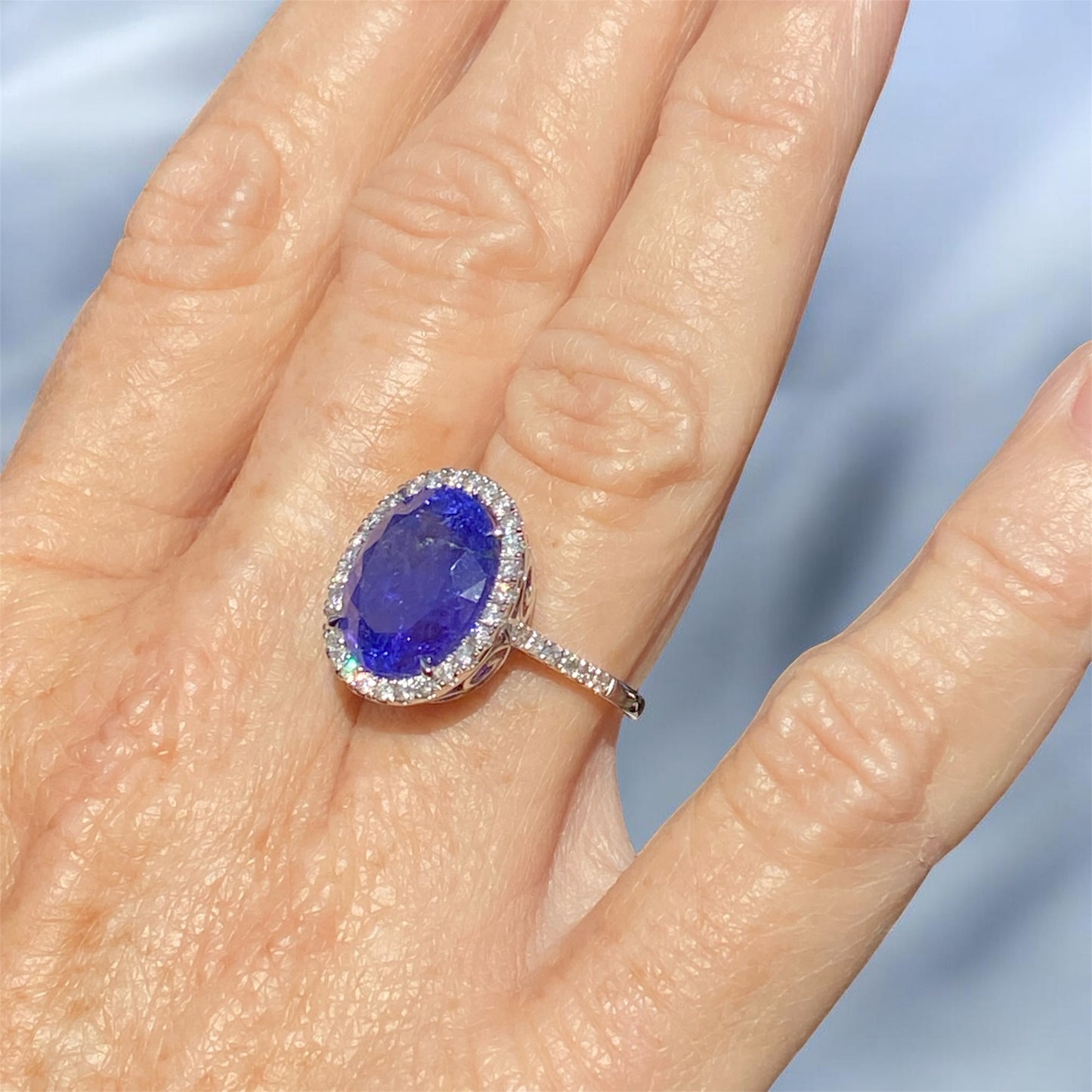 14K White Gold 10.24ct Tanzanite & Diamond Statement Ring