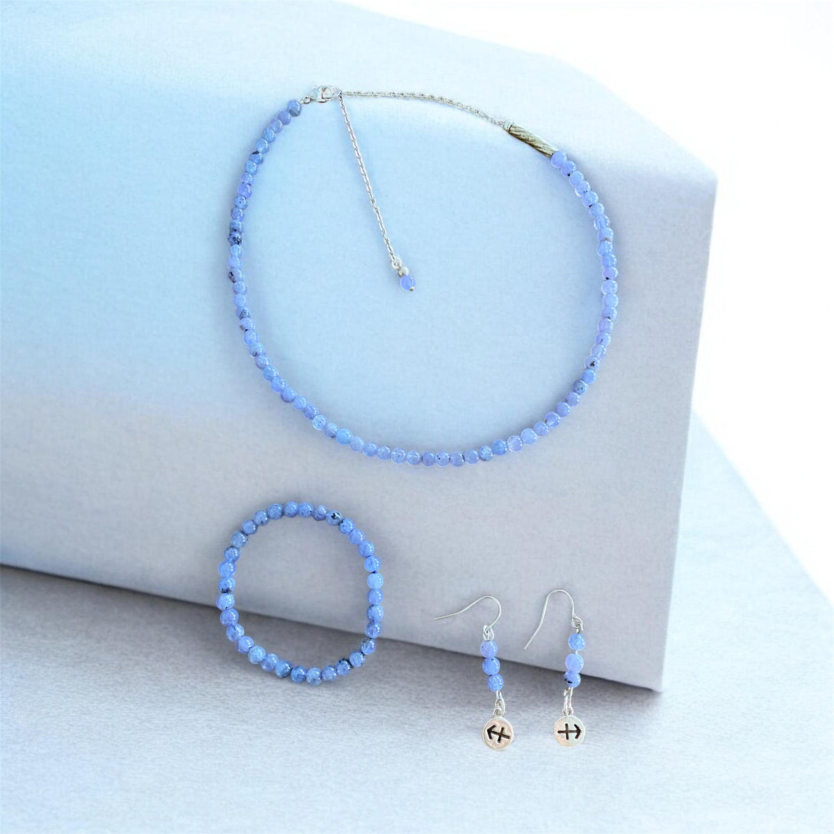 Natural Tanzanite Bead Stretch Bracelet 14 cm