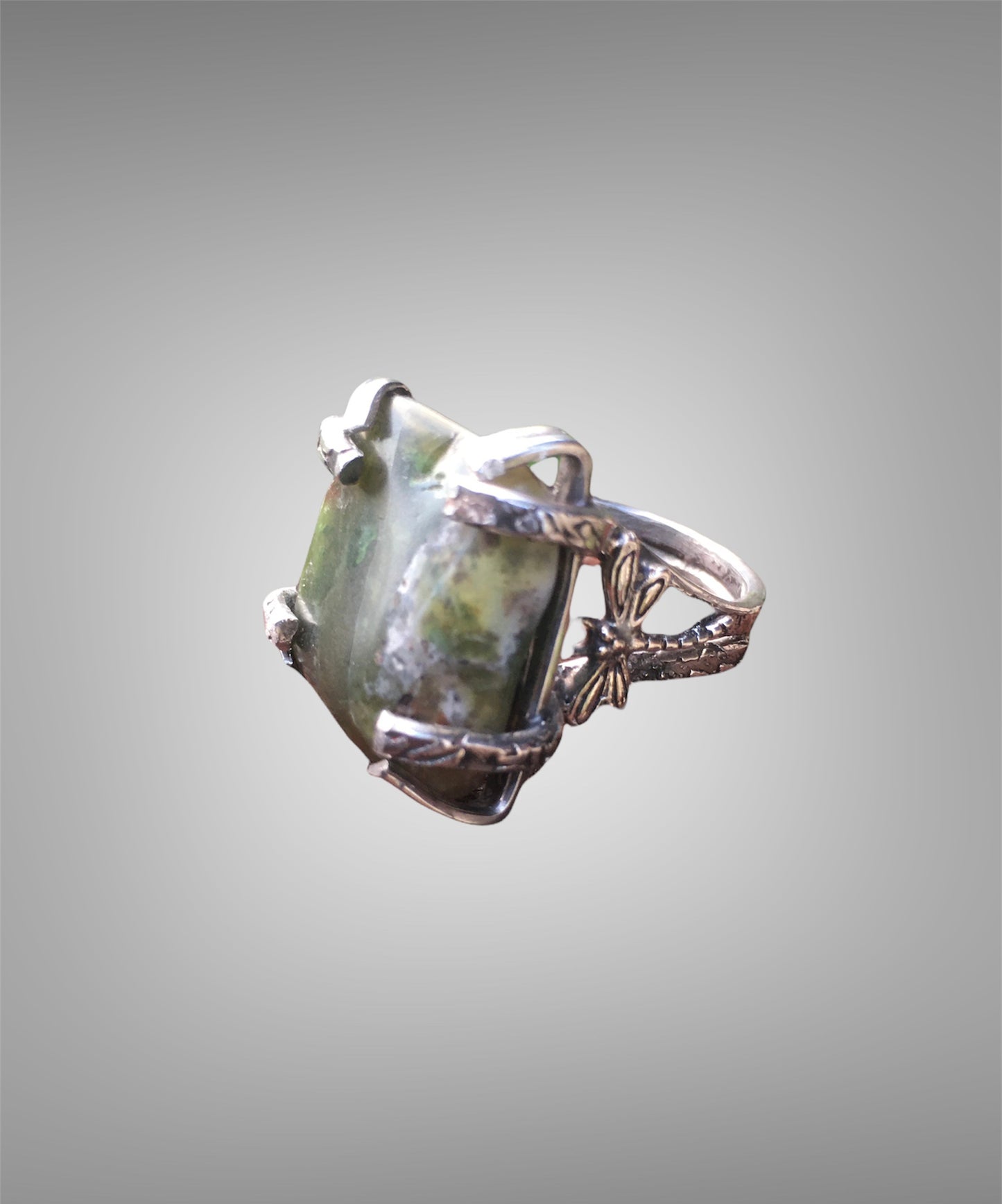 Free Form Green Moss Agate dragonfly split ring