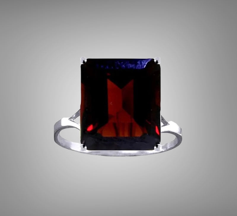 14KT White Gold 7ct Garnet Cocktail Ring