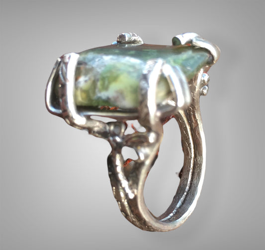 Free Form Green Moss Agate dragonfly split ring