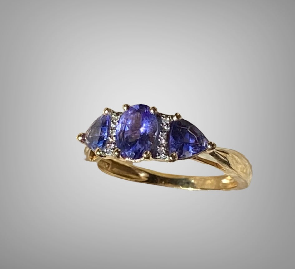 Estate Tanzanite & Diamond Ring in 14K Gold