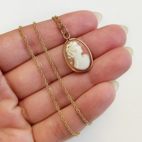 Vintage Gold Tone Genuine Shell Cameo Necklace
